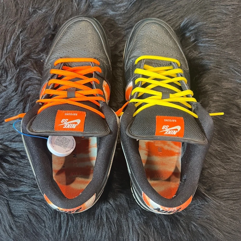 NIKE SB DUNK LOW | Raygun Tie-Dye Black | Size 11M - Picture 2 of 9